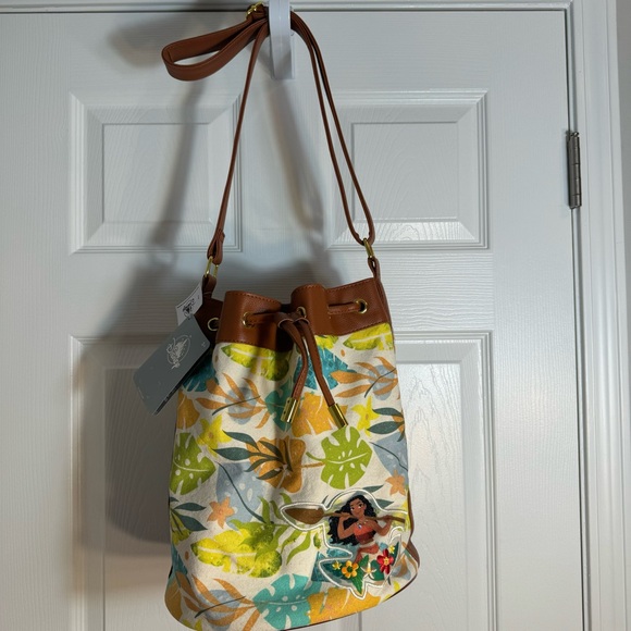 NWT. Disney Store Moana pool beach Bag. Carry all your poolside or beach items - Picture 3 of 13